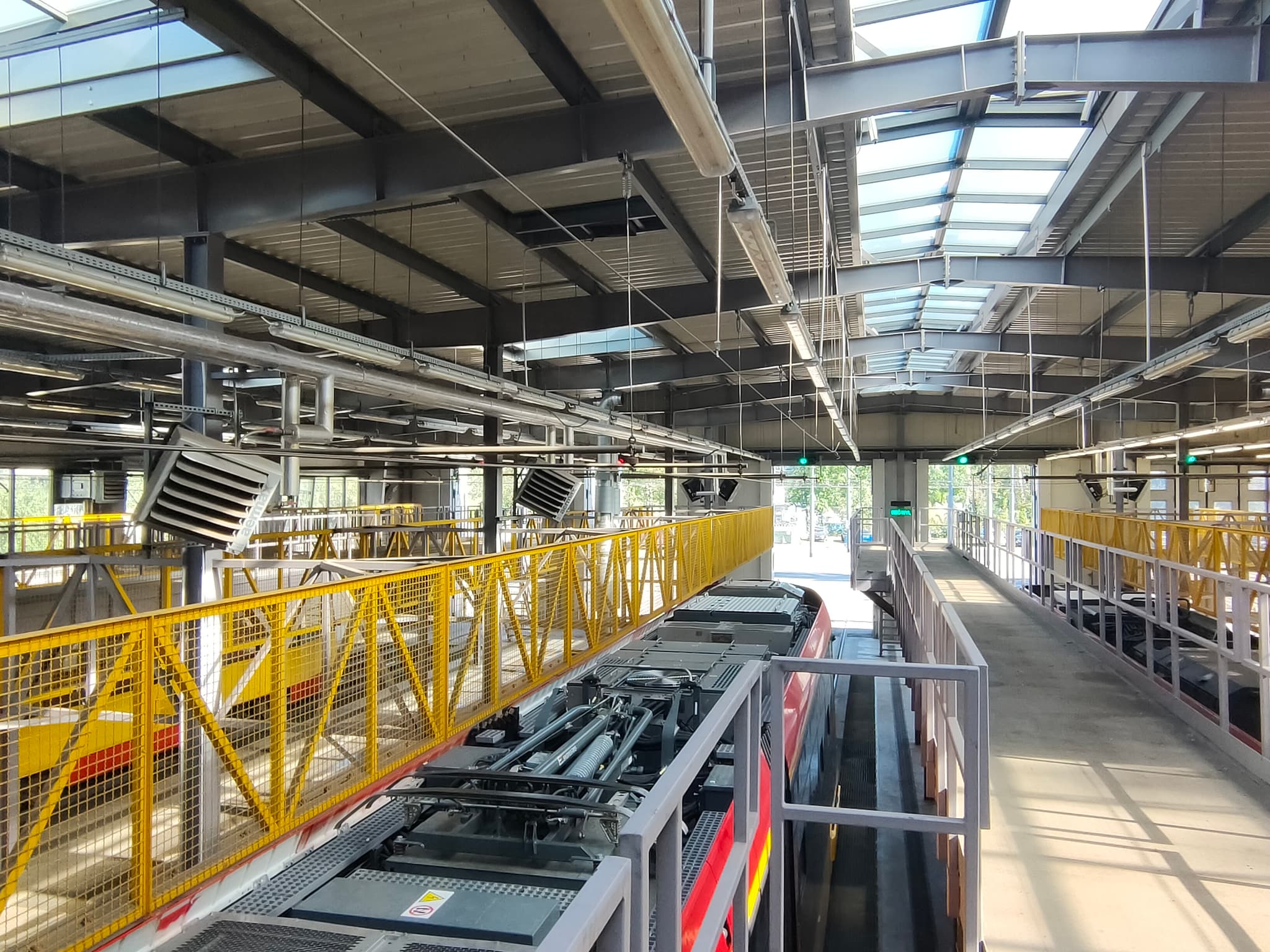 Warsaw tram maintenance program